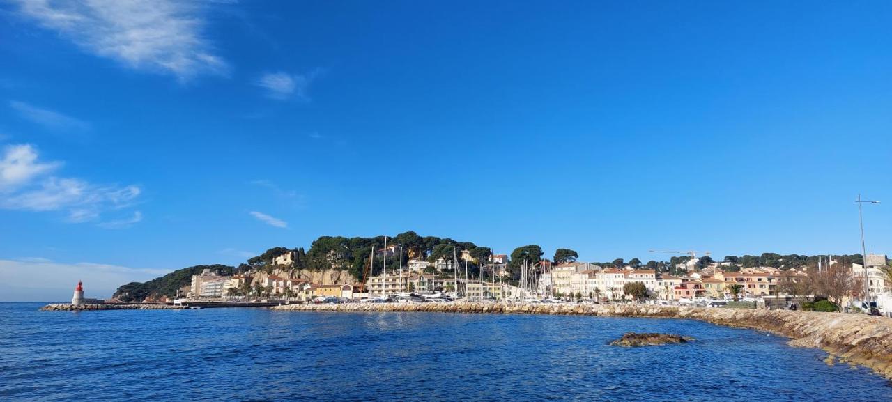 Grand T3 Lumineux Spacieux Propre, Tout Confort, Parking, Ascenseur, Emplacement Central Unique, Port-Commerces-Mer Et Plages A Pied, Location Du Samedi Au Samedi Sanary-sur-Mer Exterior foto